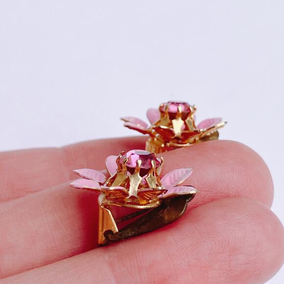 VTG Mid Century Signed Austria Pink Enamel Rhinestone Flower Clip On Earrings - Picture 3 of 13